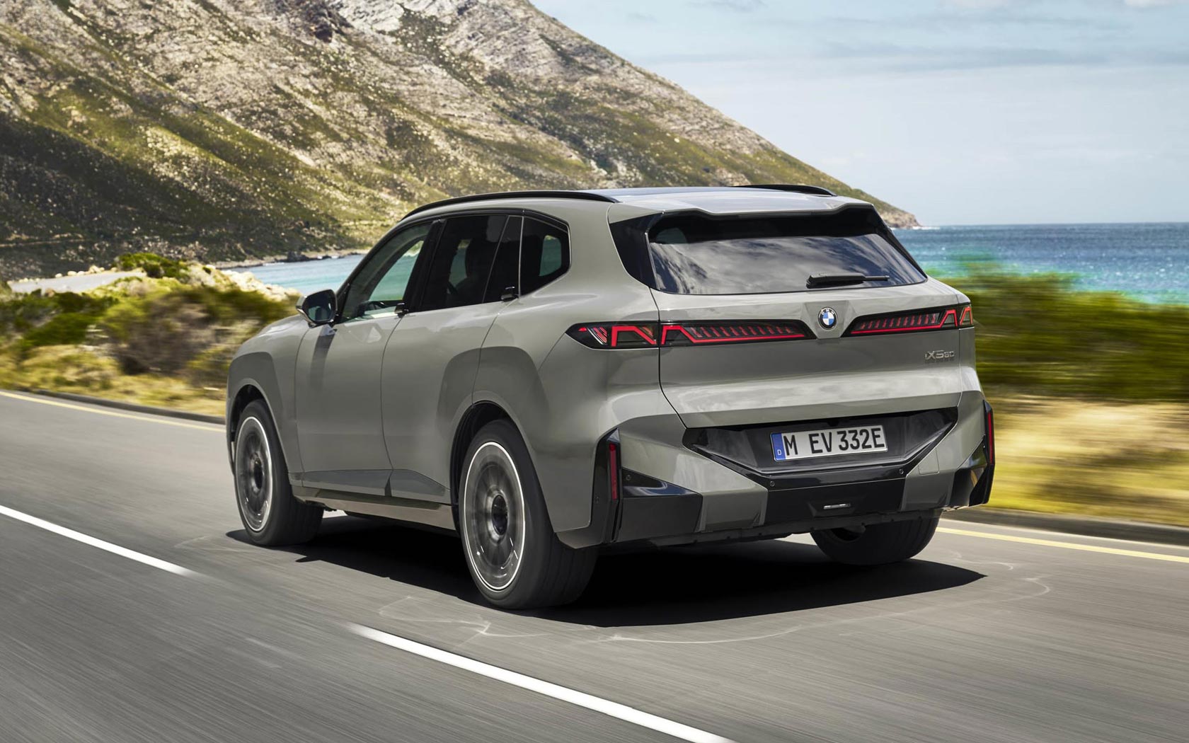 ���� BMW iX5 