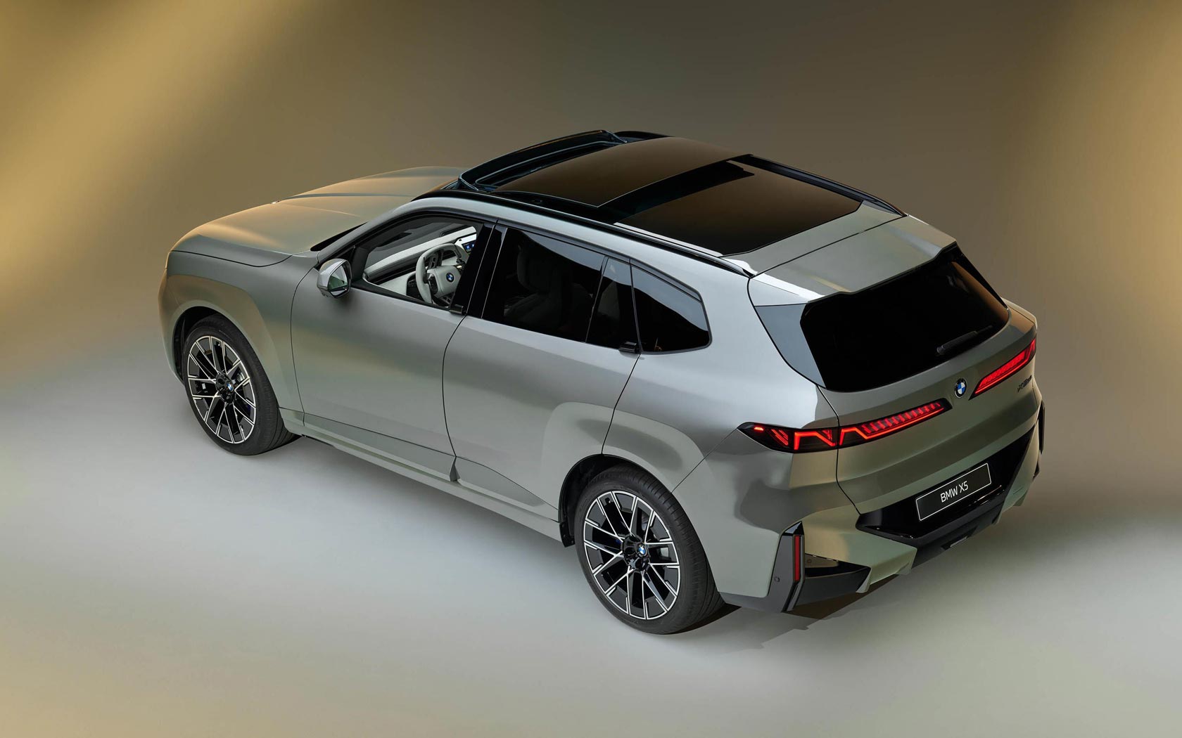 ���� BMW iX5 