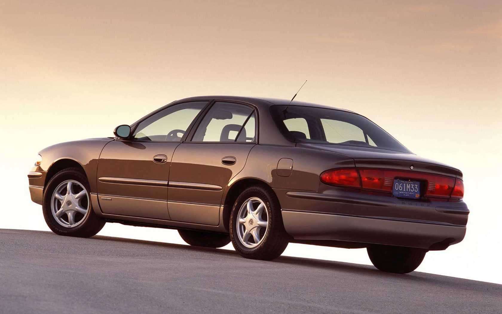  Buick Regal (1997-2004)