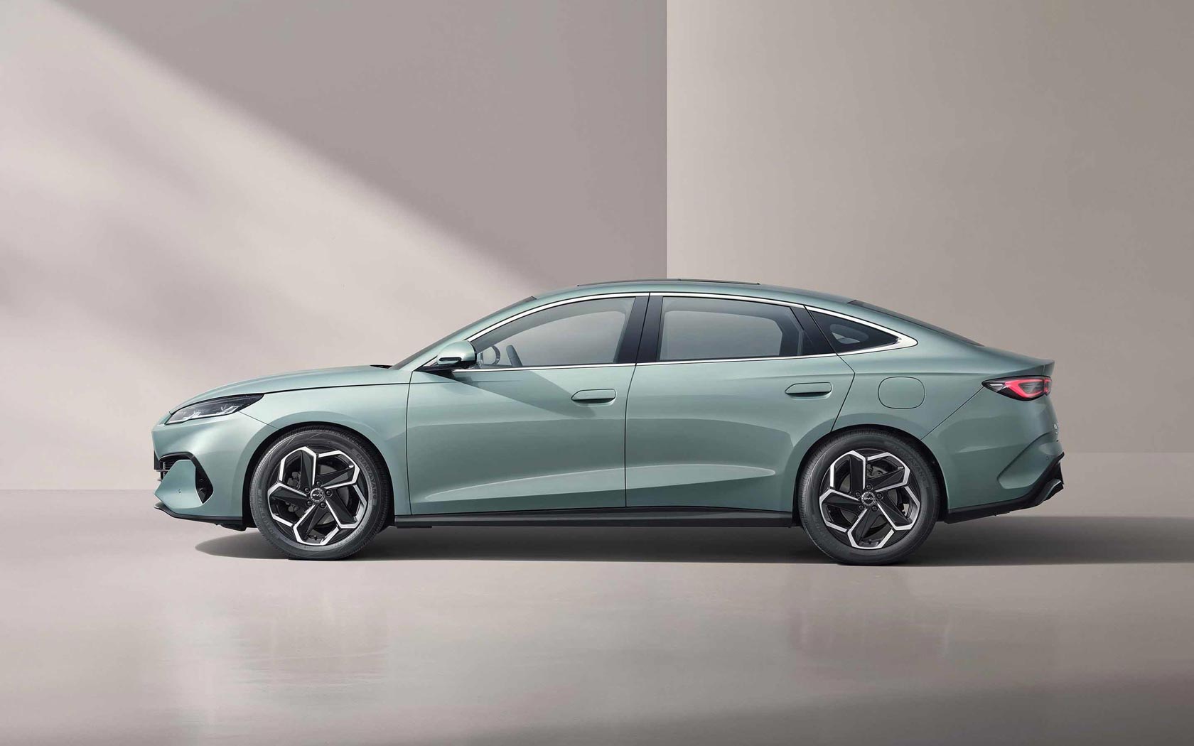 ���� BYD Seal 06 DM 