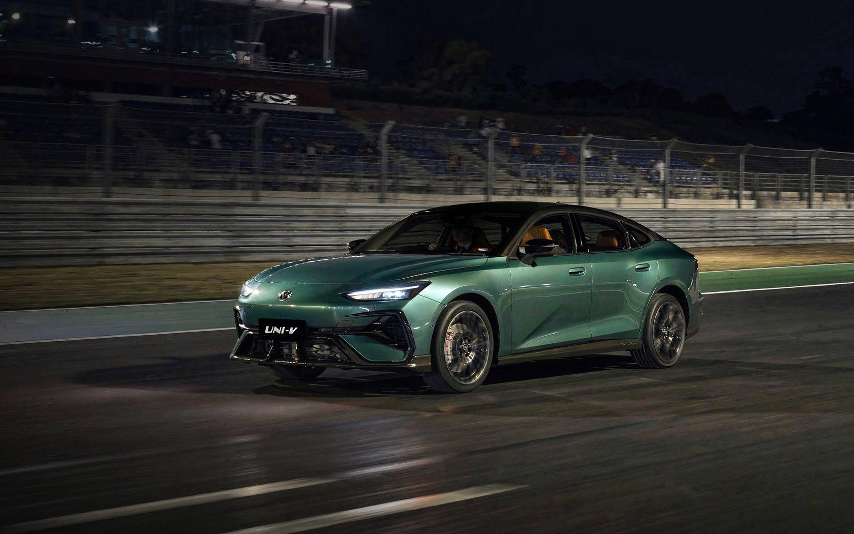 ���� Changan UNI-V 2025 