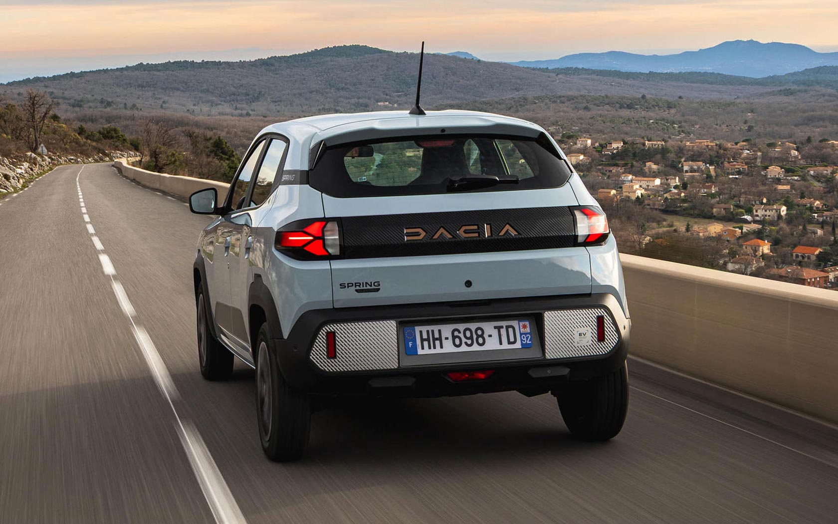 ���� Dacia Spring 