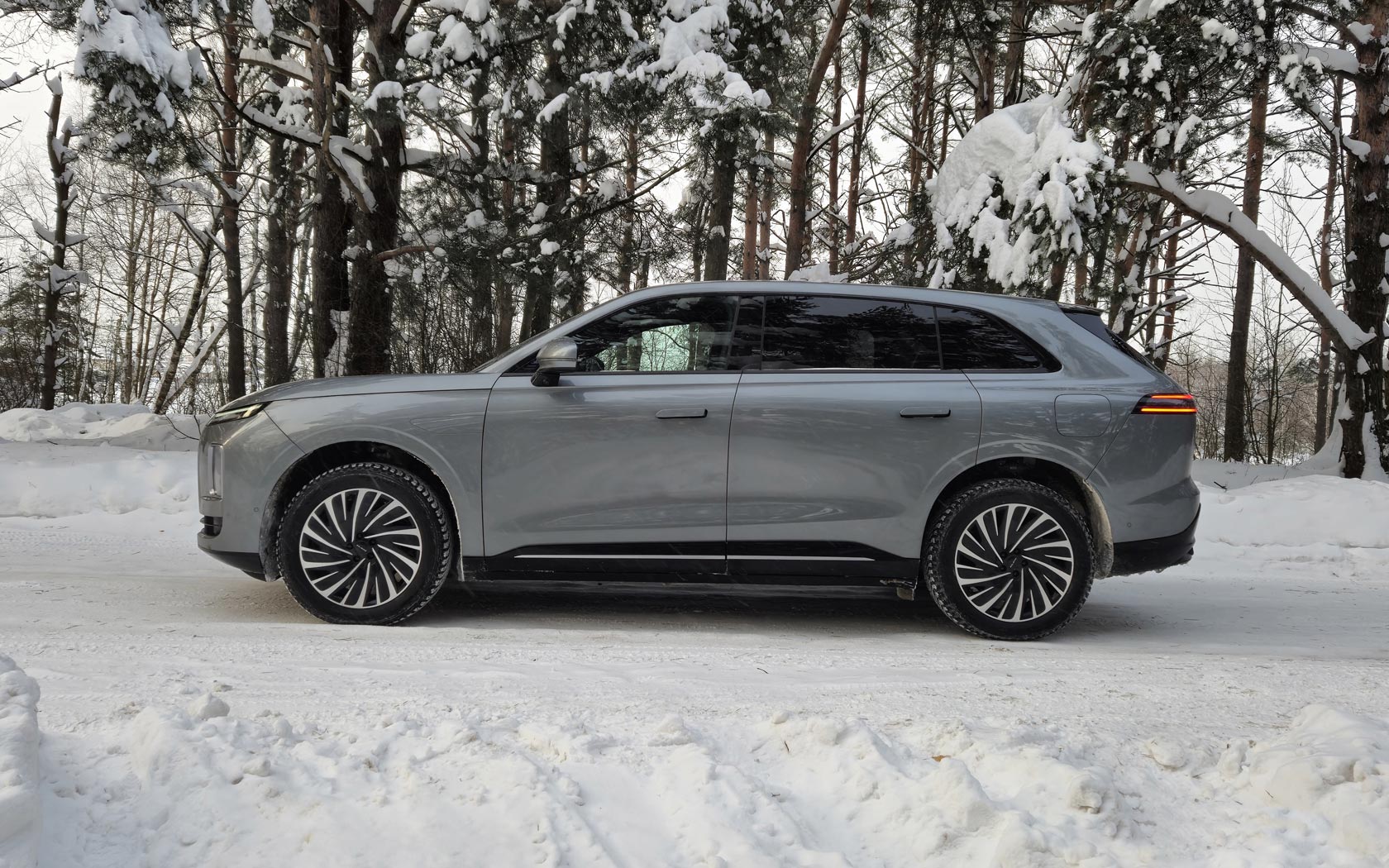 ���� Exeed Exlantix ET 