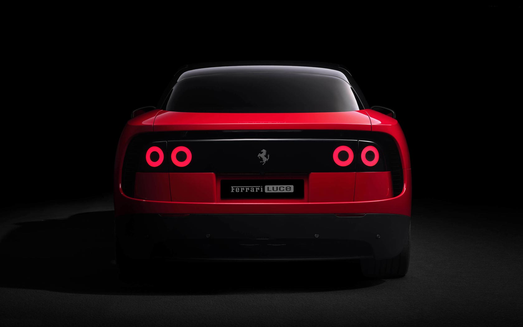 ���� Ferrari Luce 