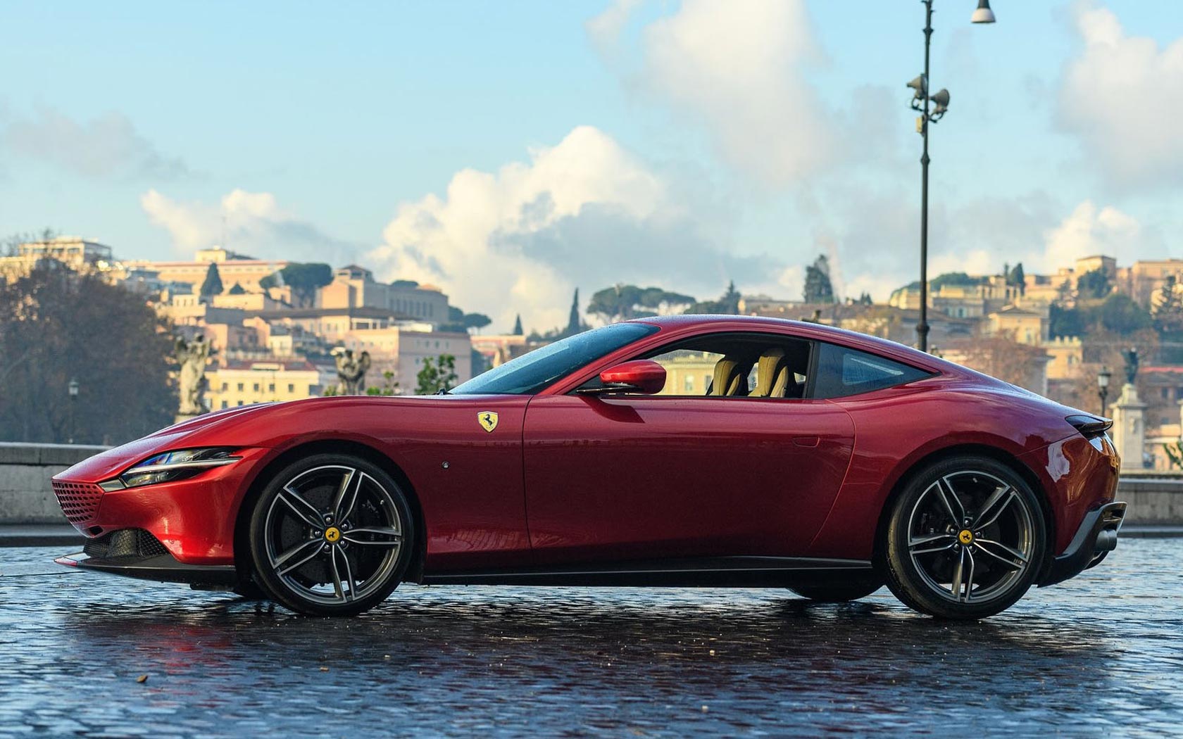  Ferrari Roma 