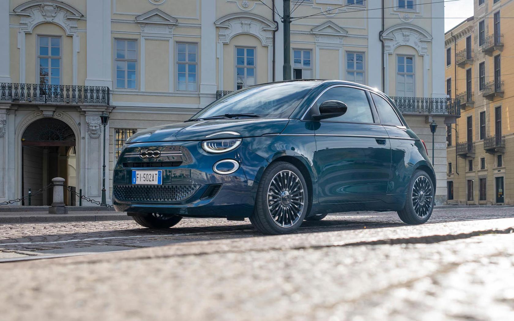 ���� FIAT 500 