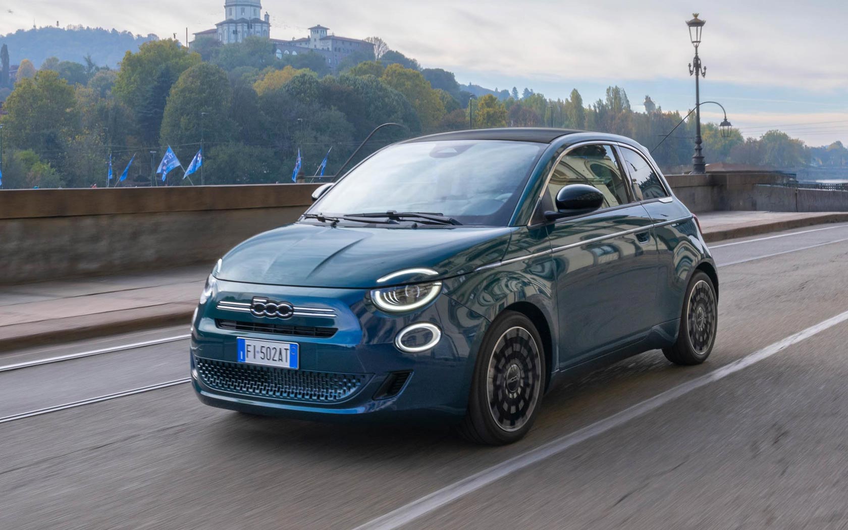 ���� FIAT 500 