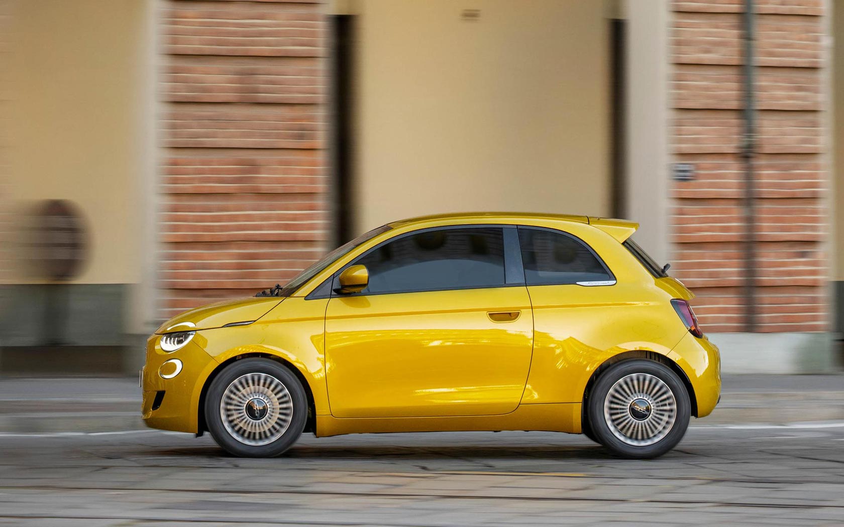 ���� FIAT 500 