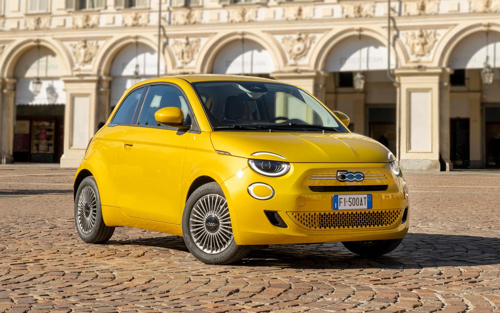 ���� FIAT 500 