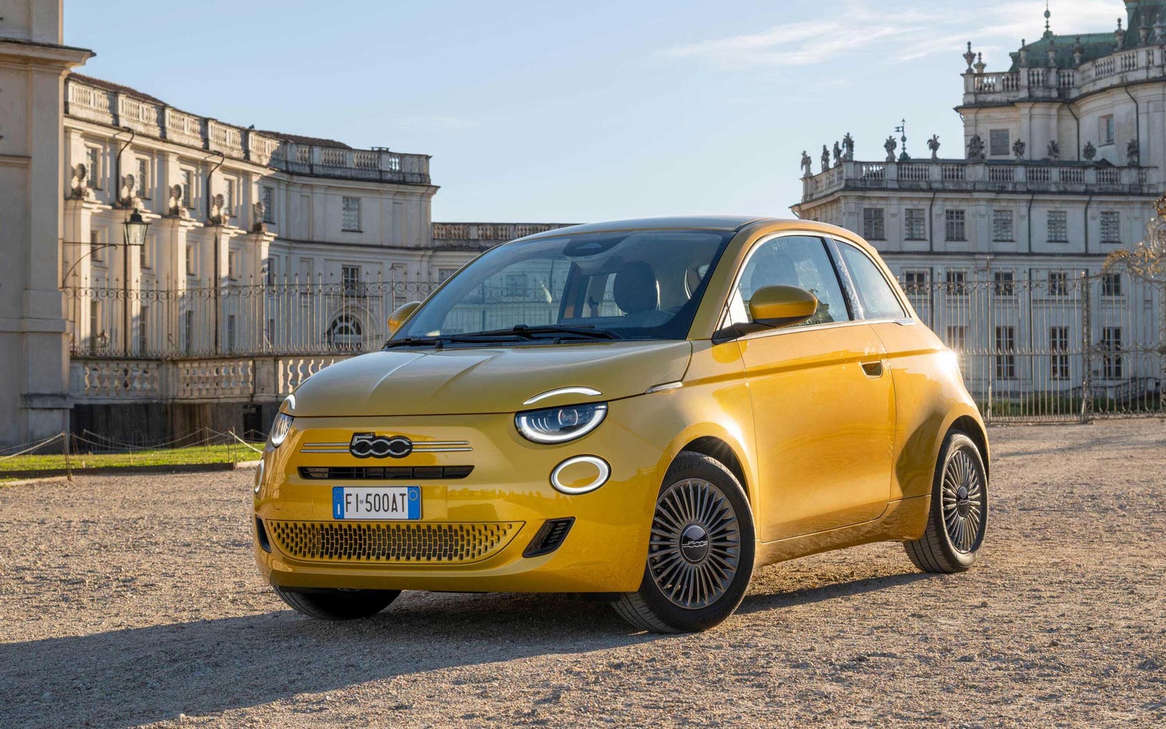 ���� FIAT 500 