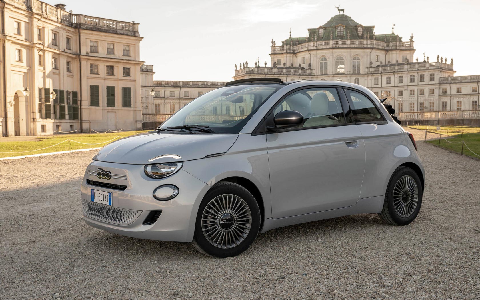 ���� FIAT 500C 
