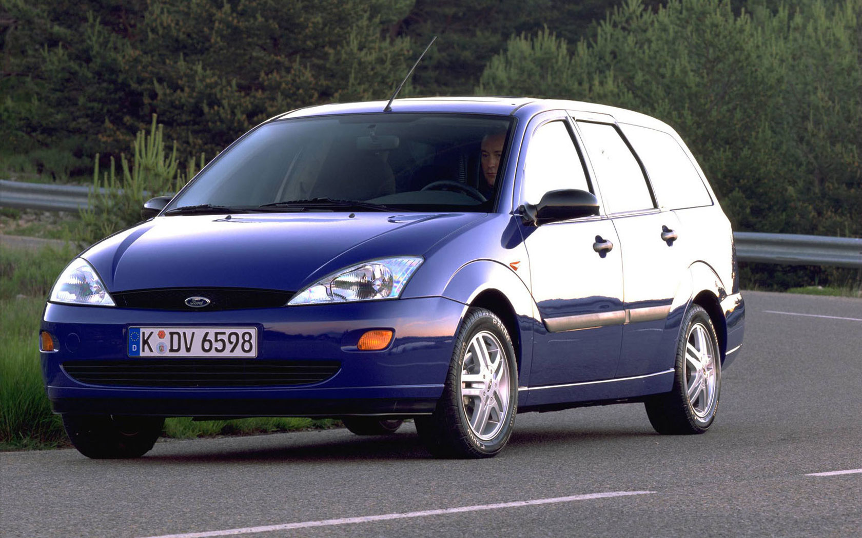 Купить фокус 1 москва. Ford Focus 1998-2004. Ford Focus 1998. Ford Focus Turnier 2001. Ford Focus 1 1998.