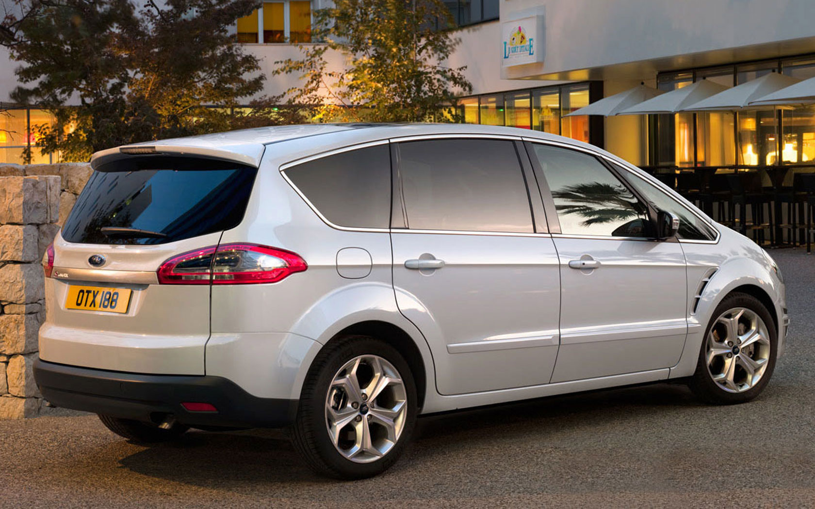  Ford S-Max (2010-2014)
