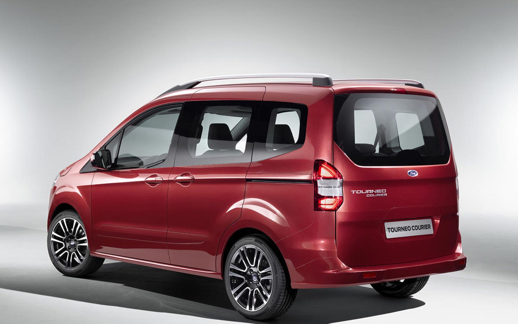  Ford Tourneo Courier 