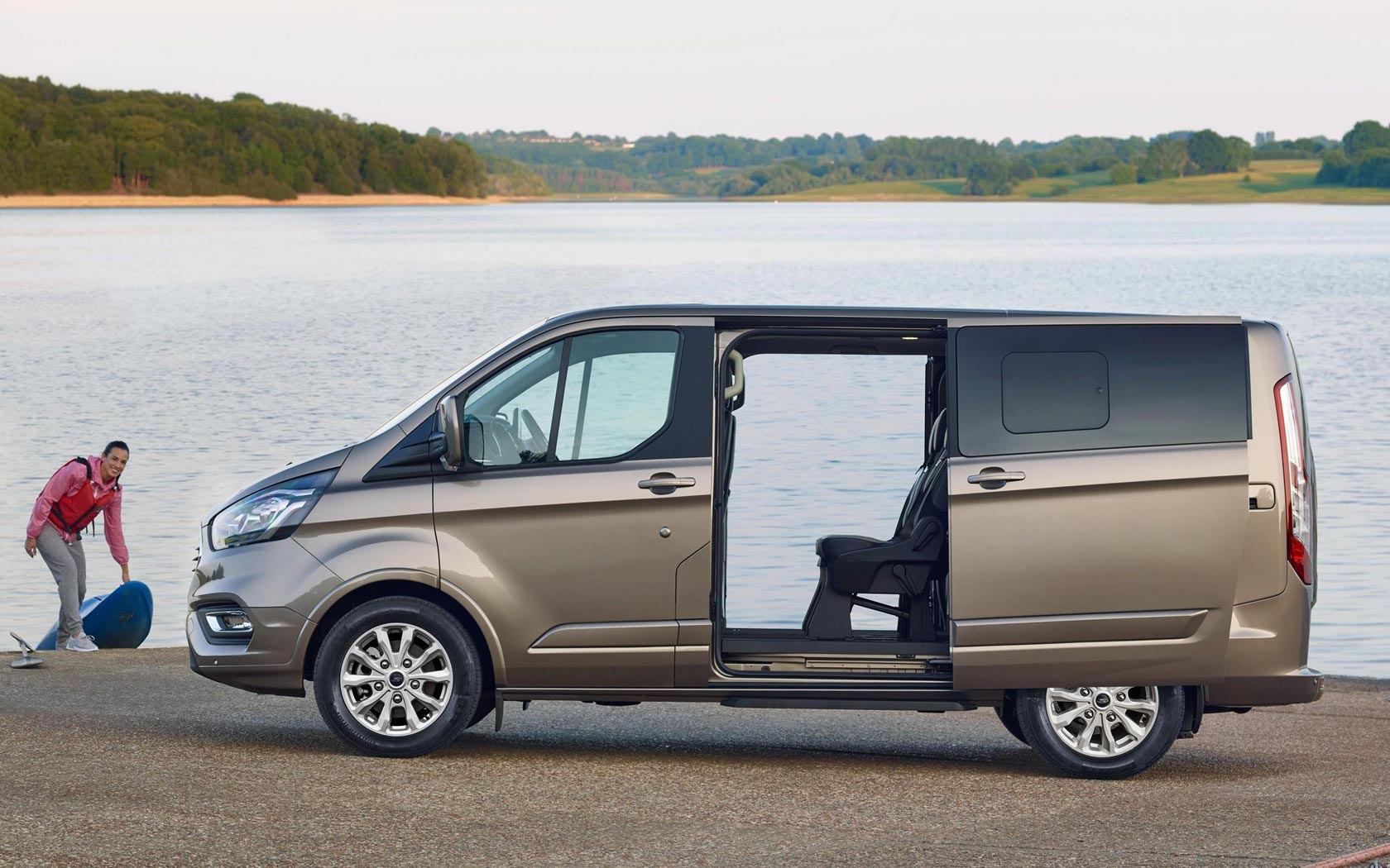  Ford Tourneo Custom (2017-2023)