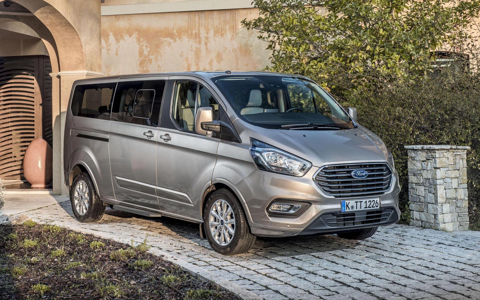  Ford Tourneo Custom LWB (2017-2023)