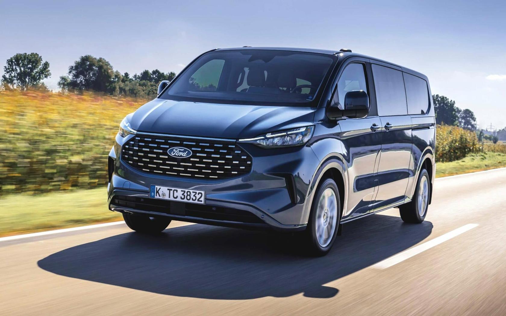  Ford Tourneo Custom LWB 