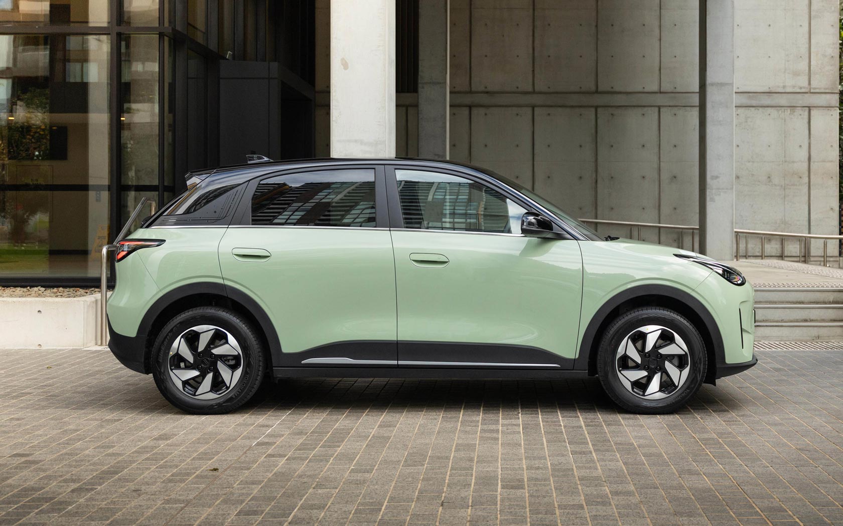 ���� Geely EX2 