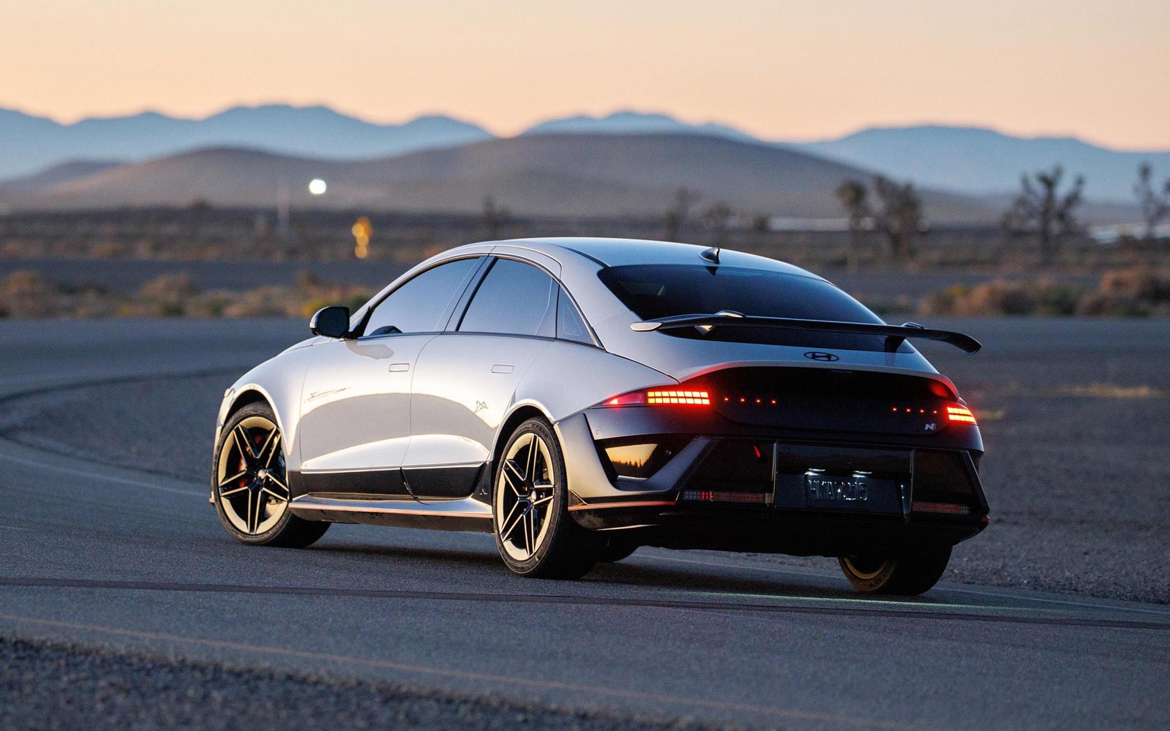 ���� Hyundai Ioniq 6 N 