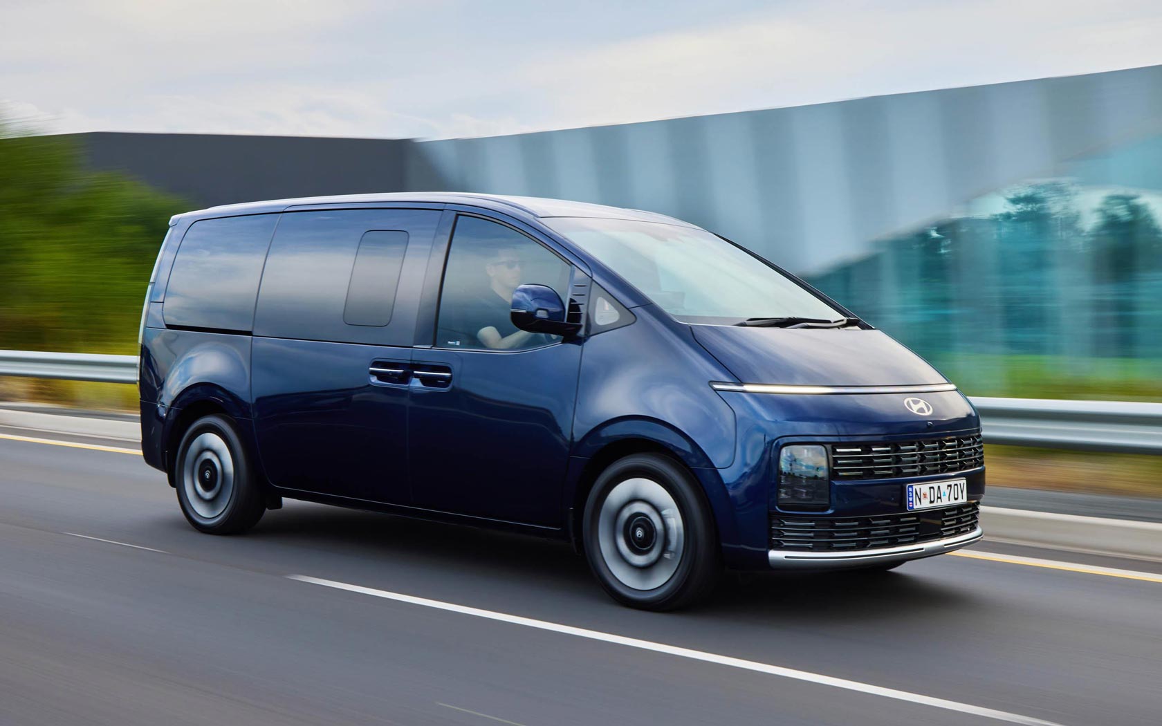 ���� Hyundai Staria 