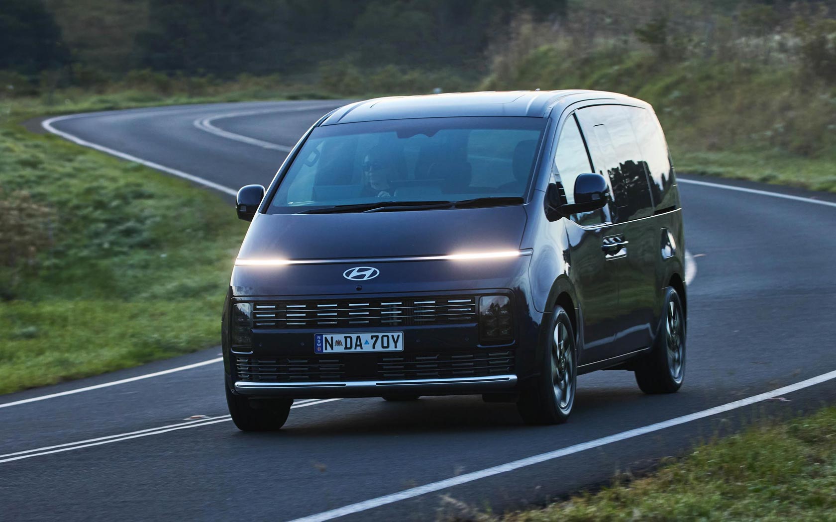 ���� Hyundai Staria 