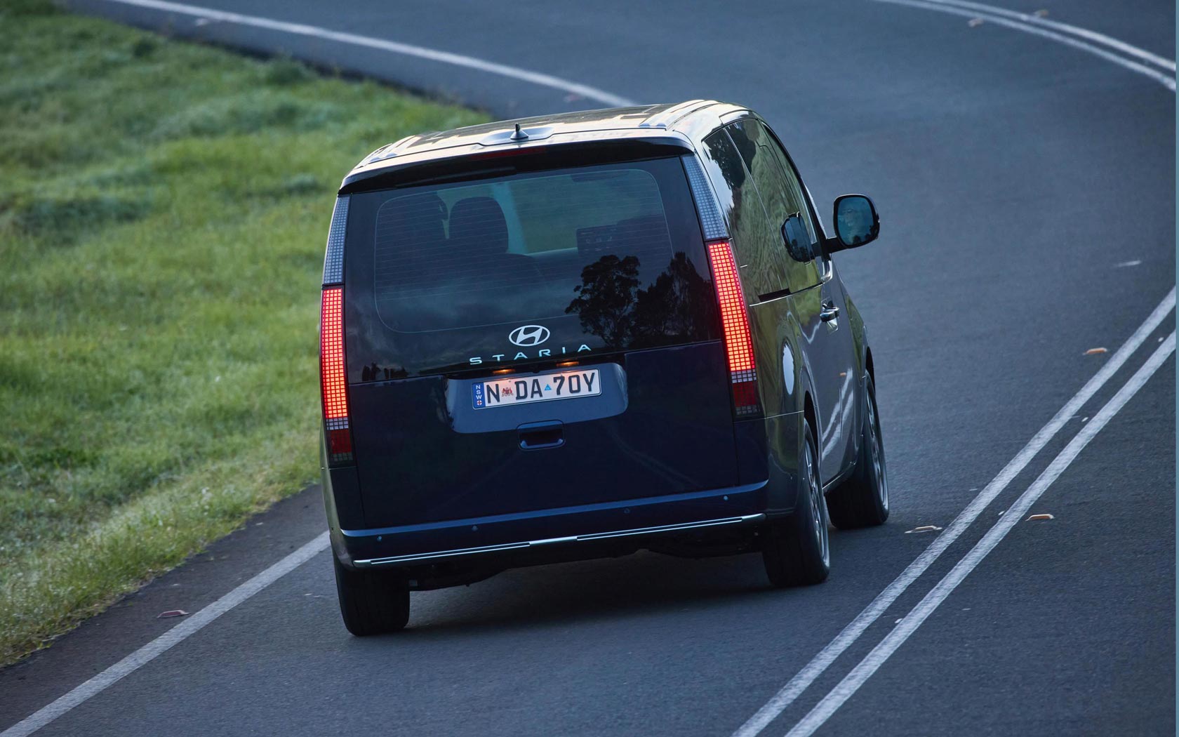 ���� Hyundai Staria 