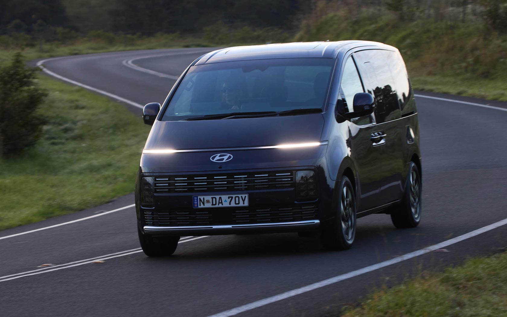 ���� Hyundai Staria 