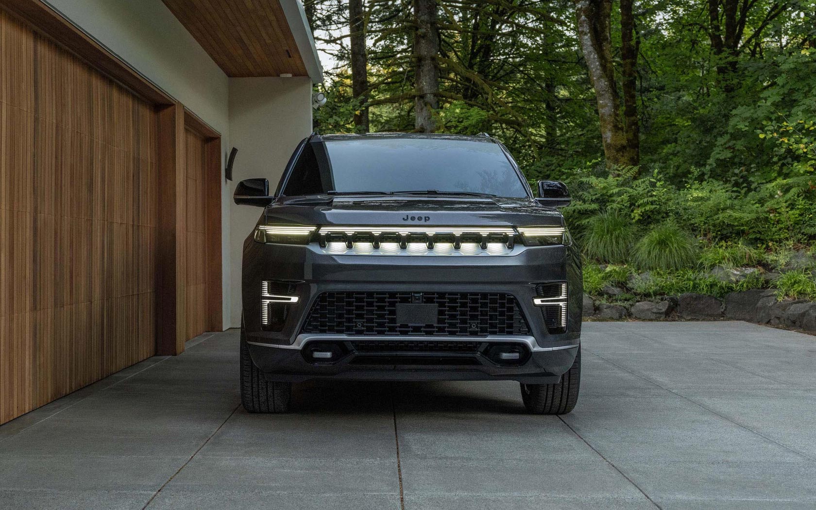 ���� Jeep Grand Wagoneer 