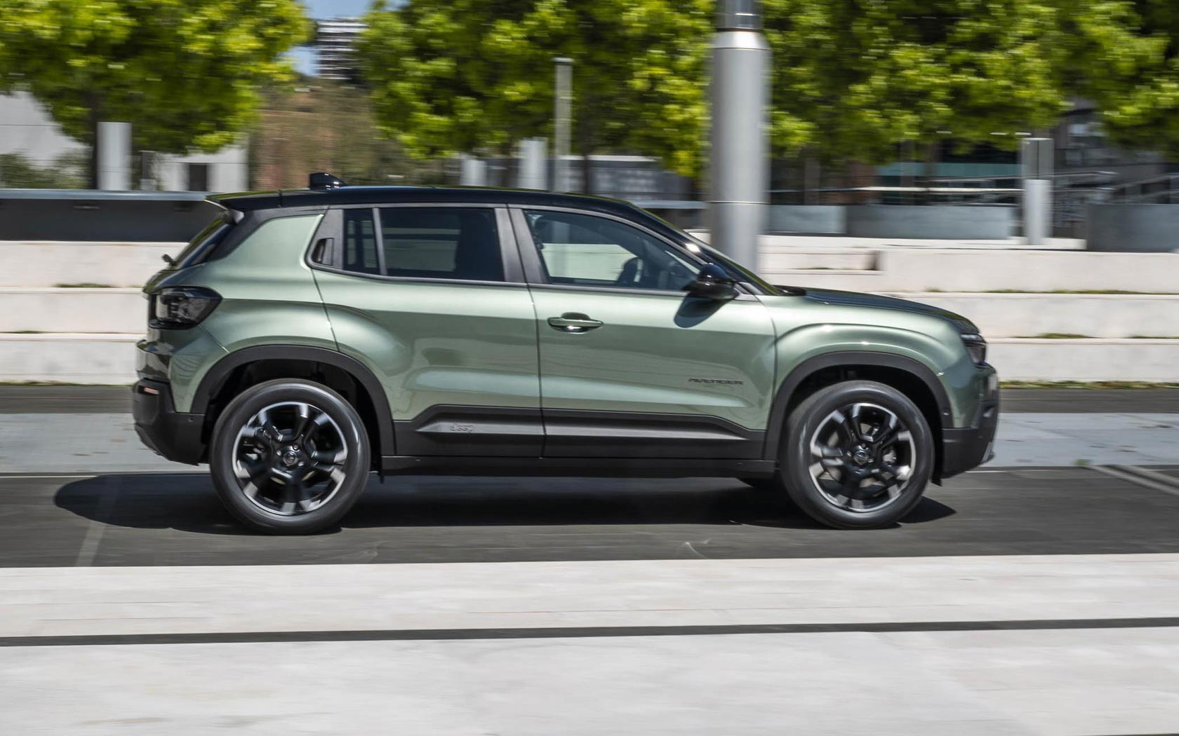 ���� Jeep Avenger 