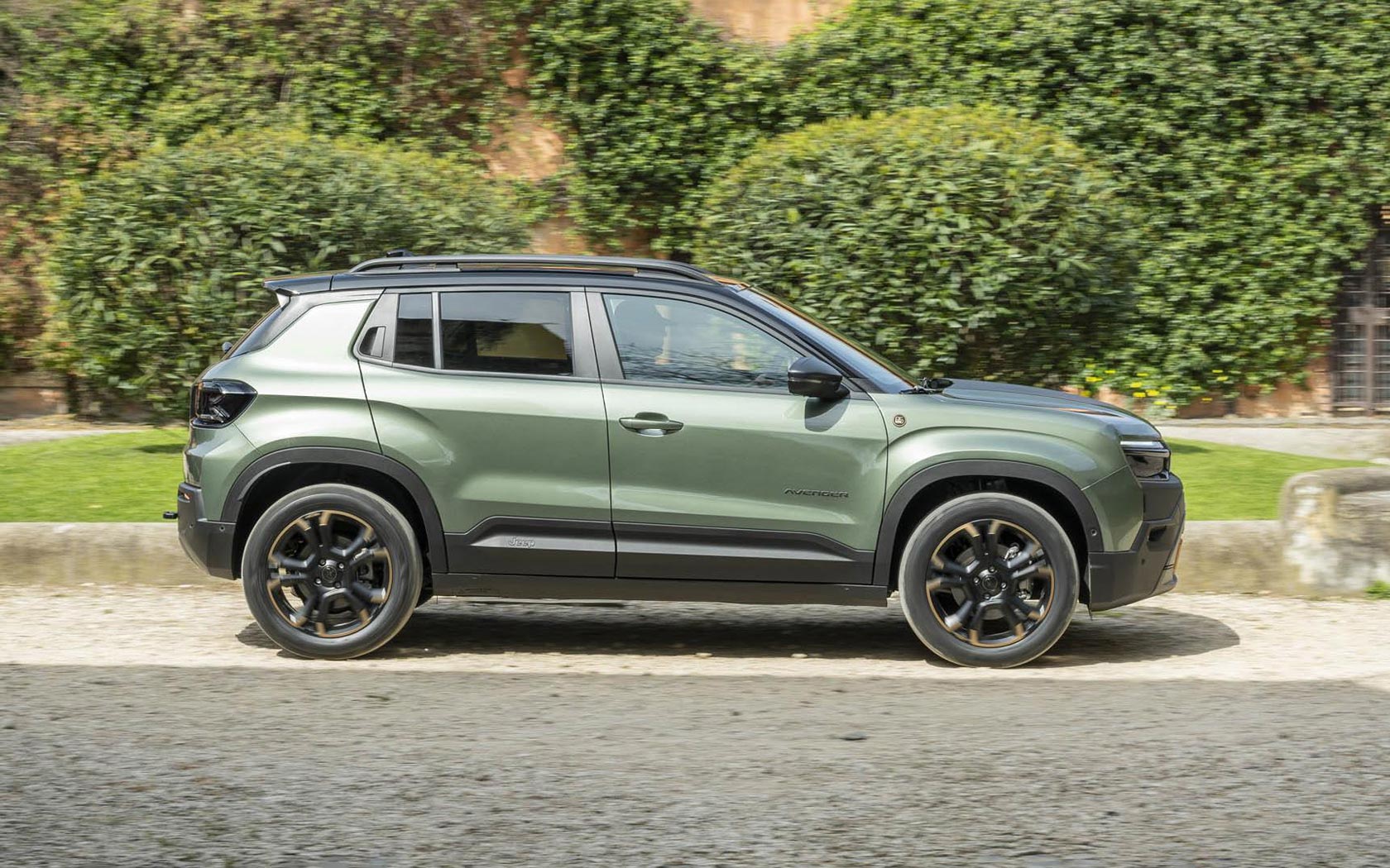 ���� Jeep Avenger 4xe 