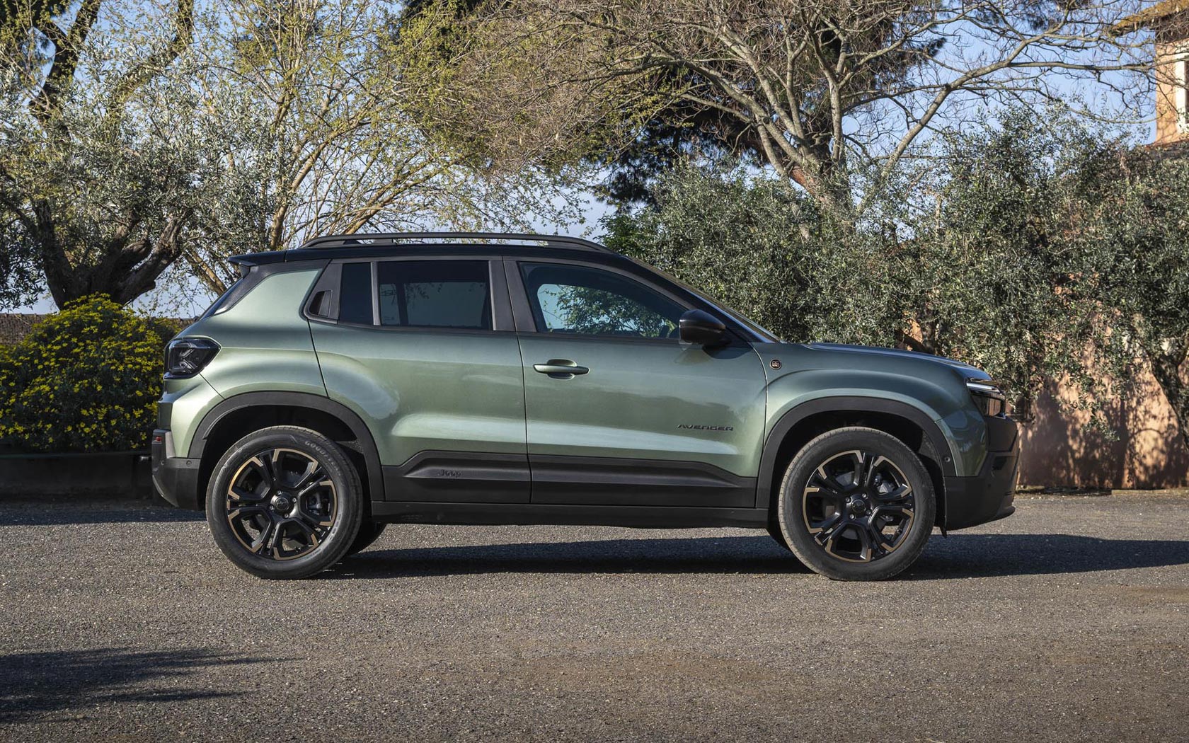 ���� Jeep Avenger 4xe 