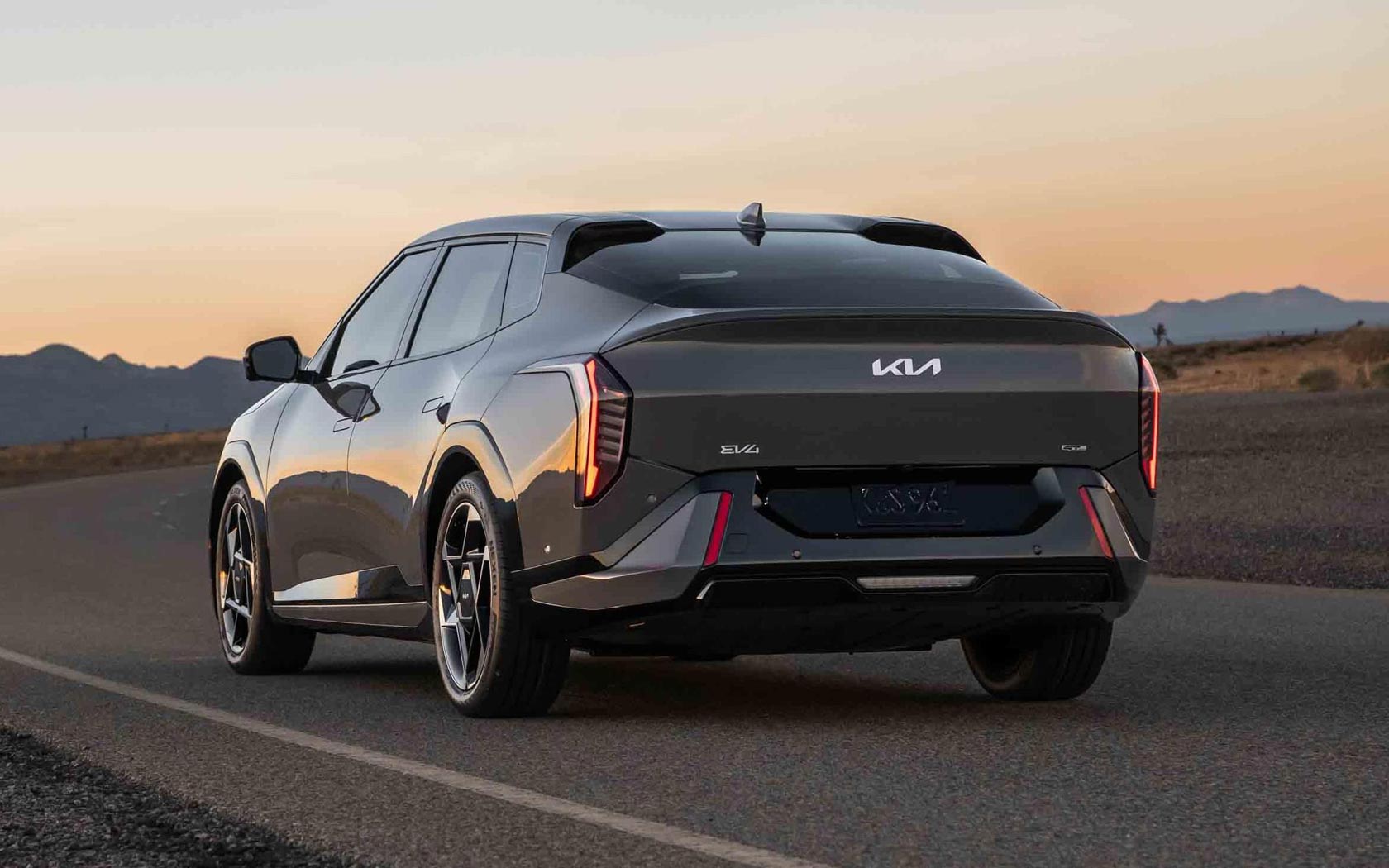  Kia EV4 Sedan 