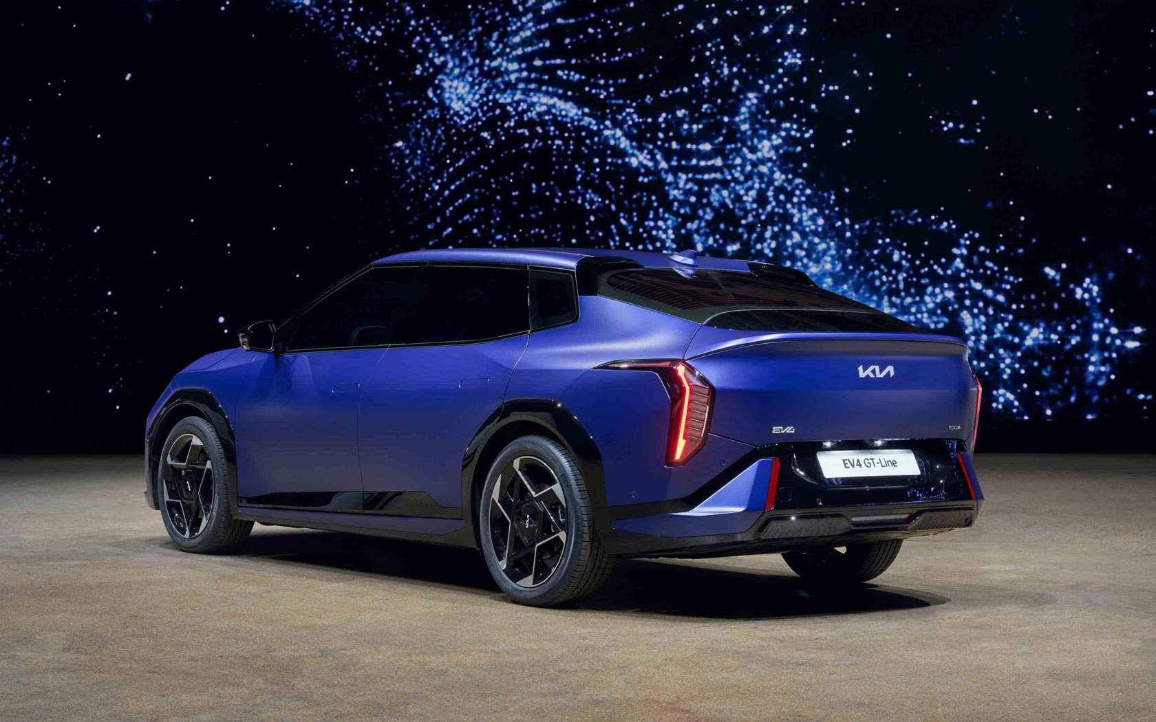  Kia EV4 Sedan 