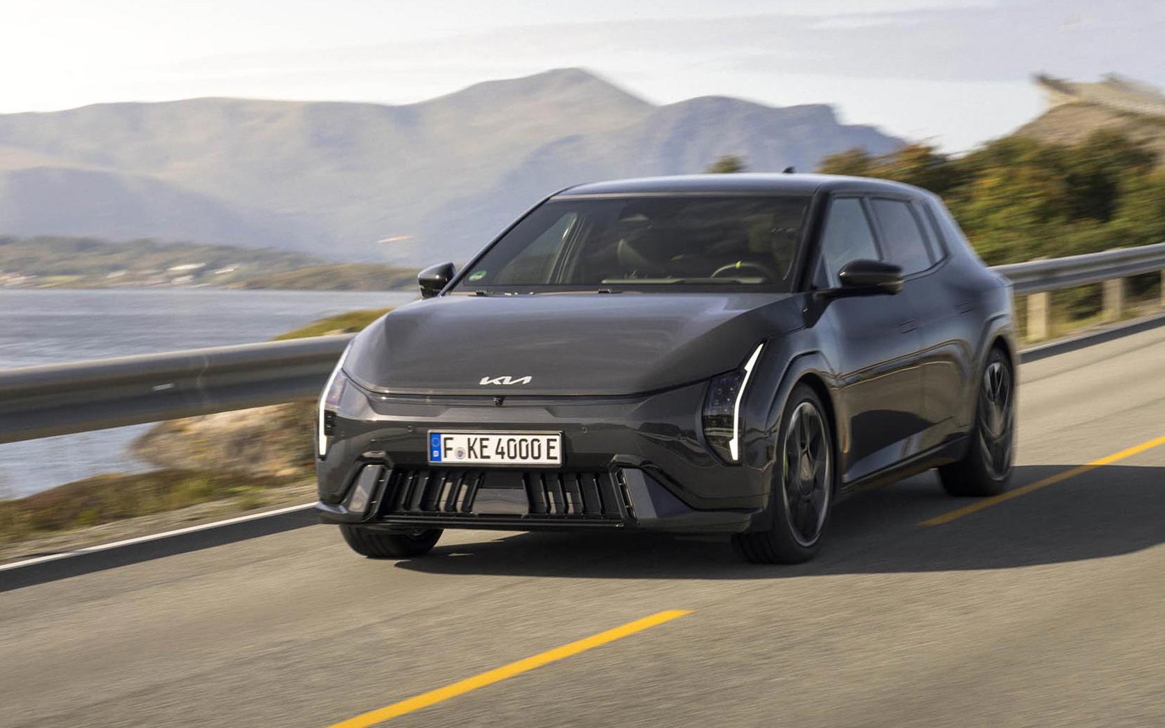���� Kia EV4 GT 