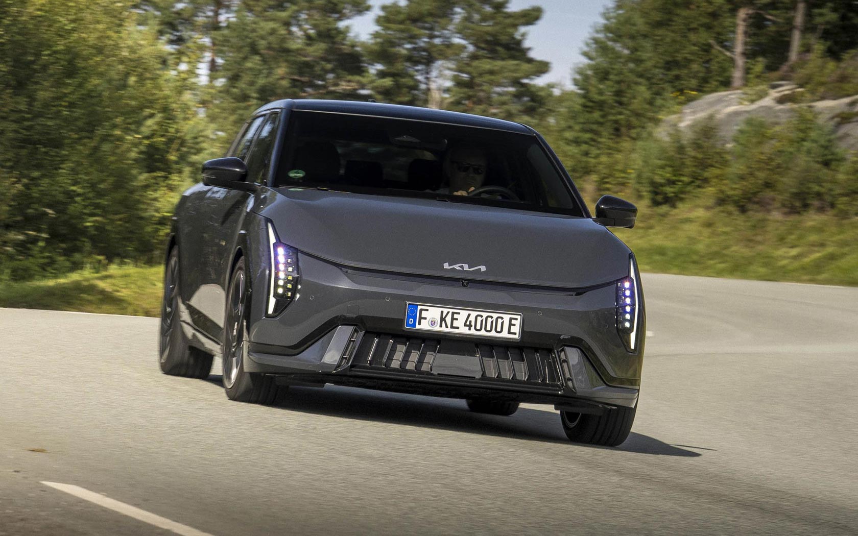 ���� Kia EV4 GT 