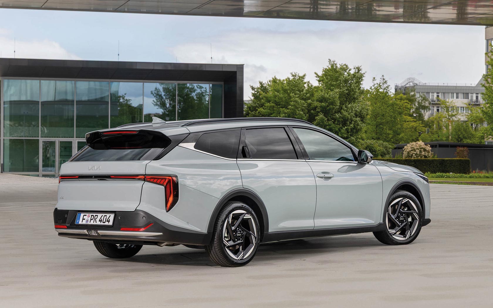 ���� Kia K4 Sportwagon 