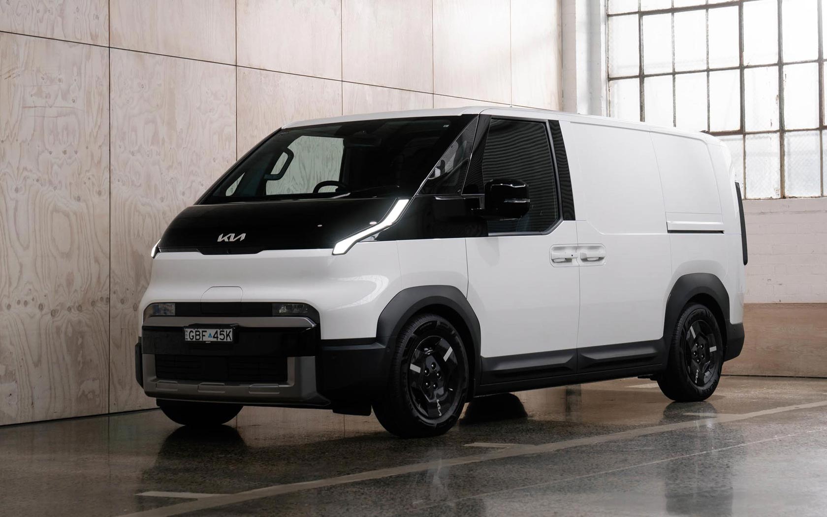 ���� Kia PV5 Cargo 