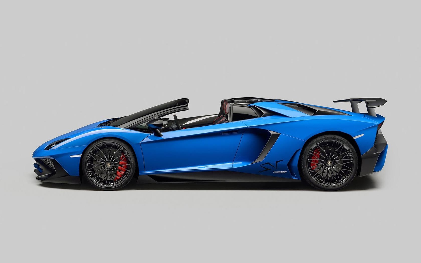  Lamborghini Aventador Roadster SV 