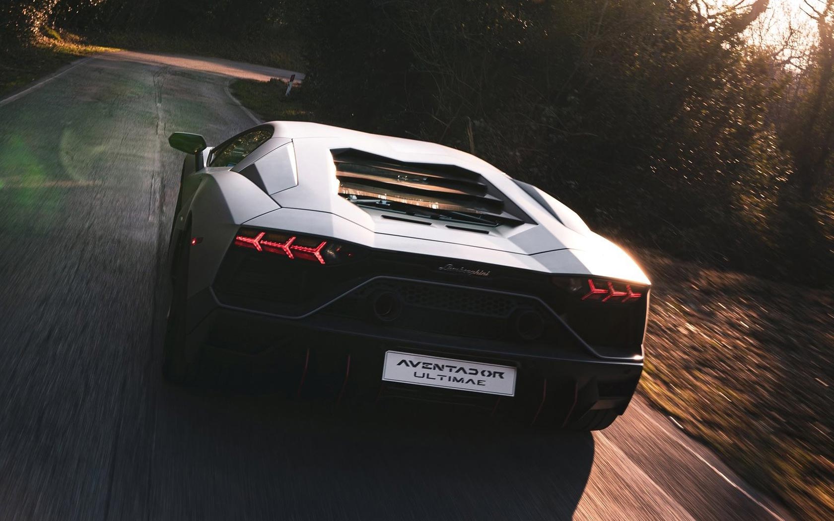  Lamborghini Aventador Ultimae 