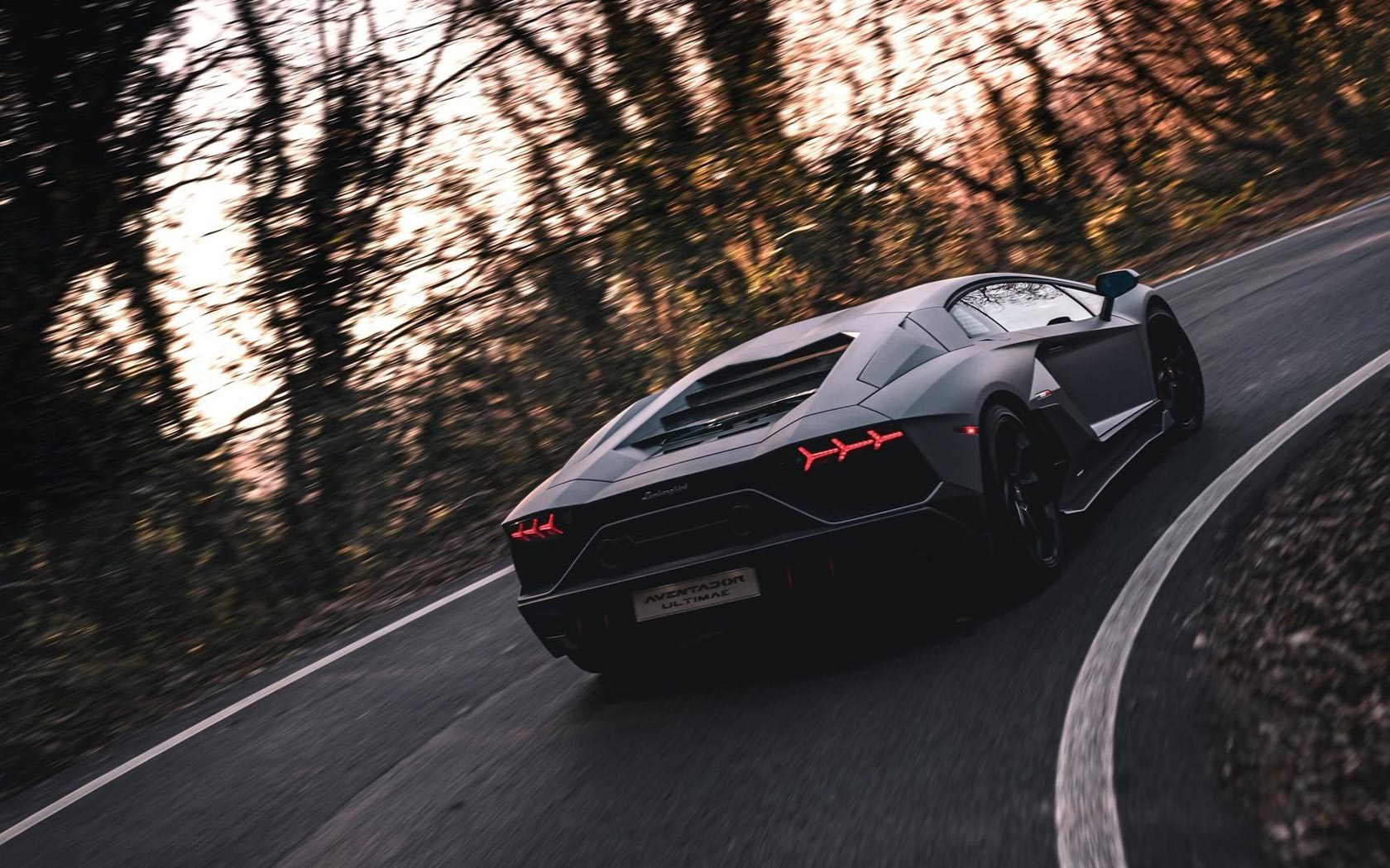  Lamborghini Aventador Ultimae 