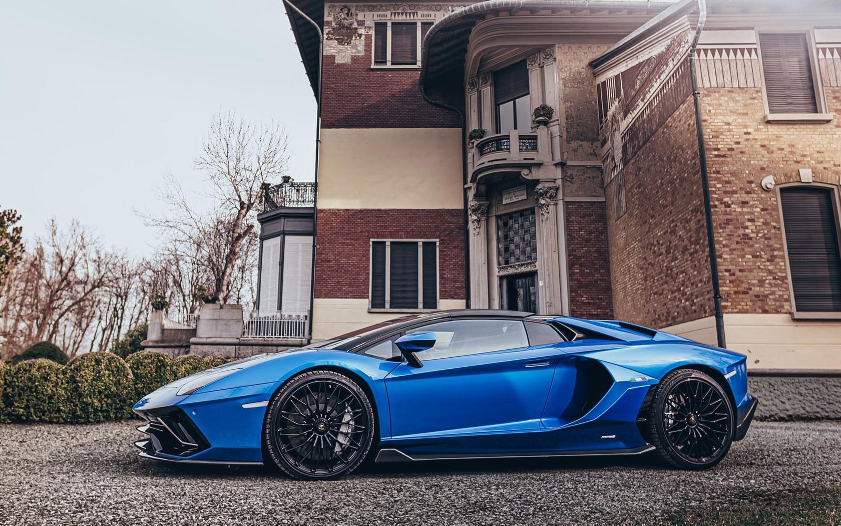  Lamborghini Aventador Ultimae Roadster 