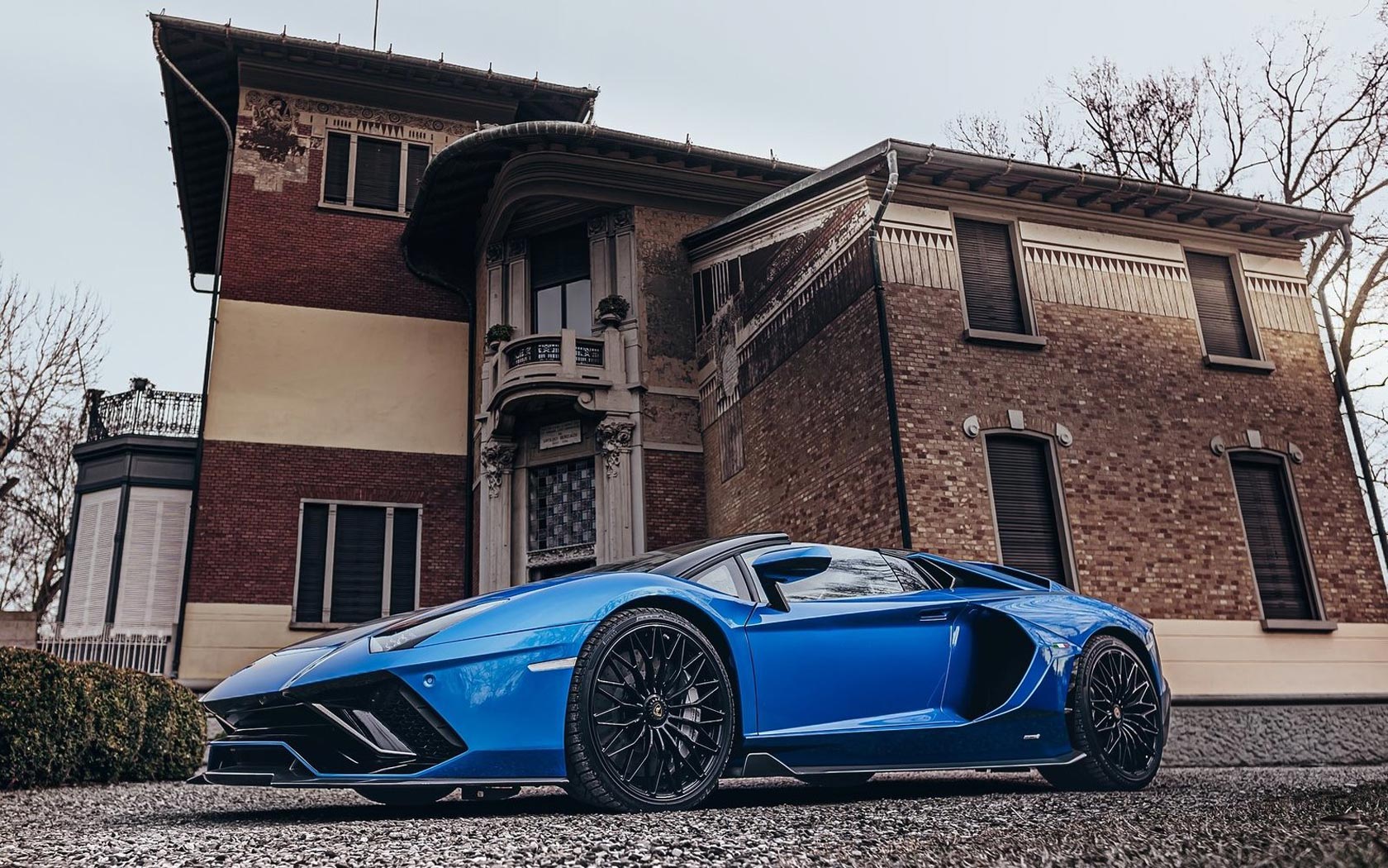  Lamborghini Aventador Ultimae Roadster 