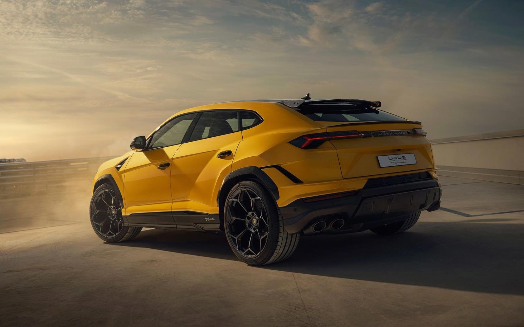 Lamborghini Urus Р·РѕР»РѕС‚РѕР№