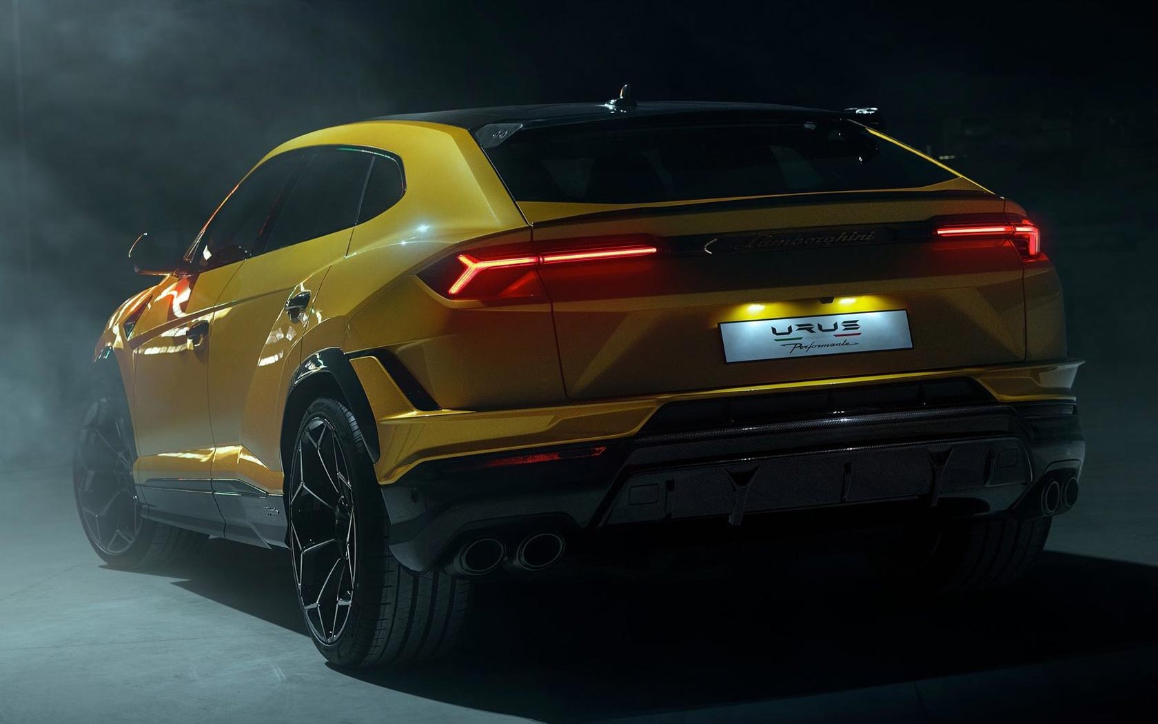  Lamborghini Urus Performante 