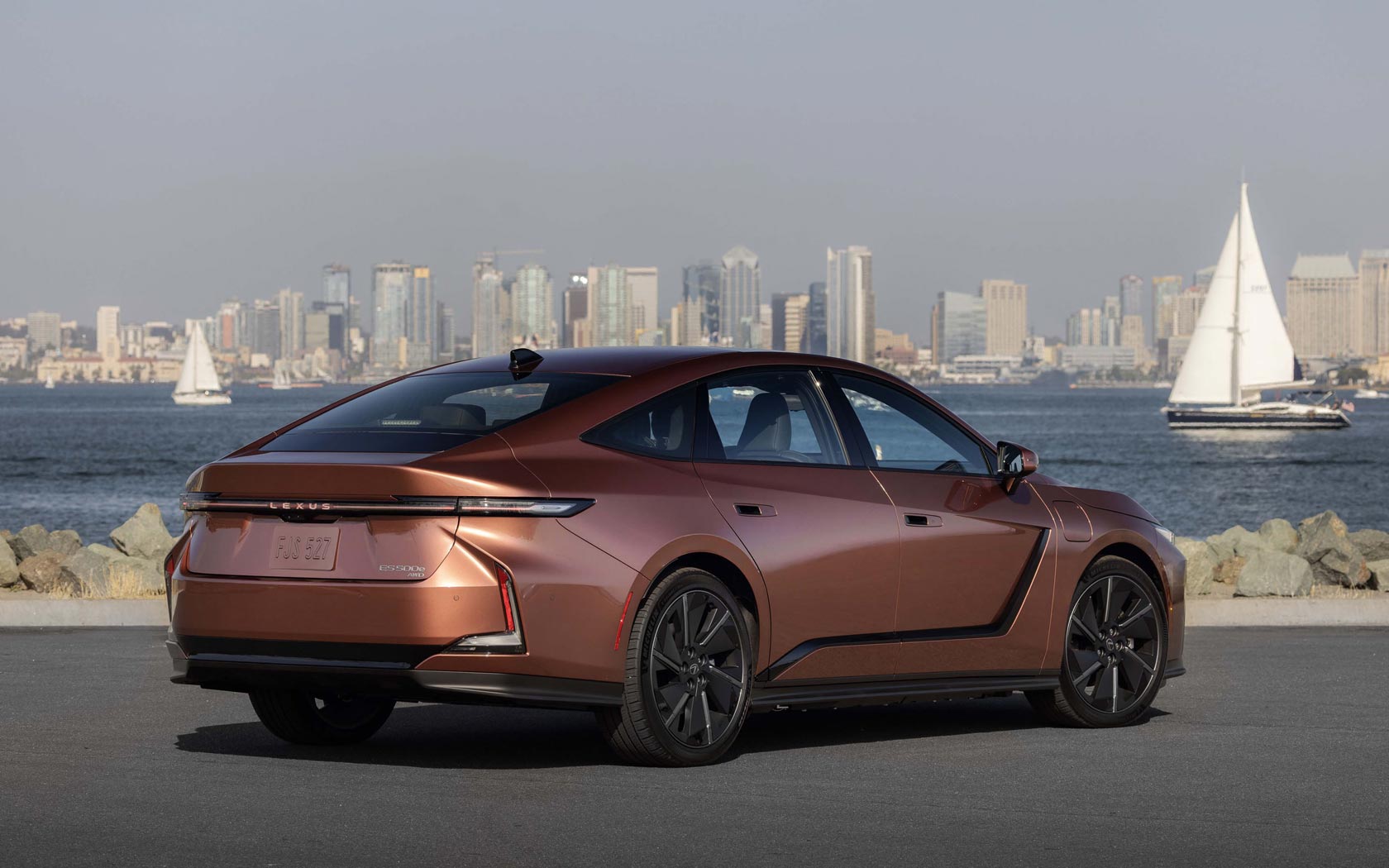 ���� Lexus ES 