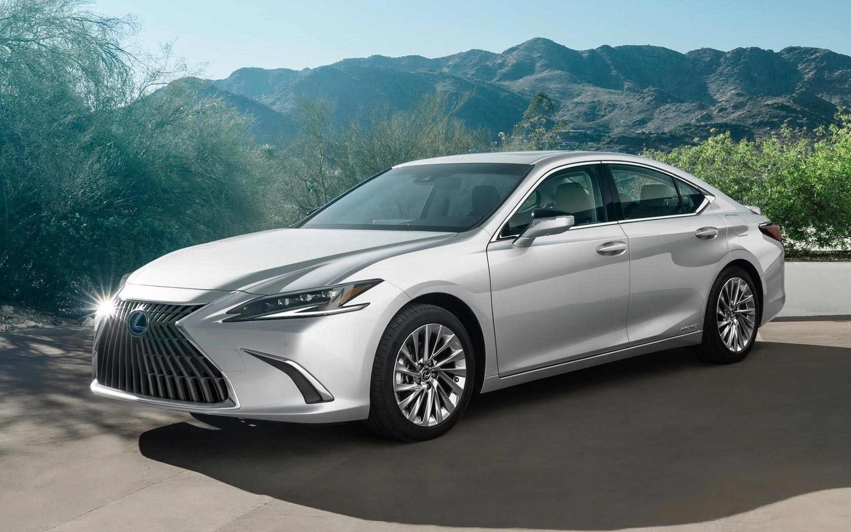 ���� Lexus ES (2021-2025)
