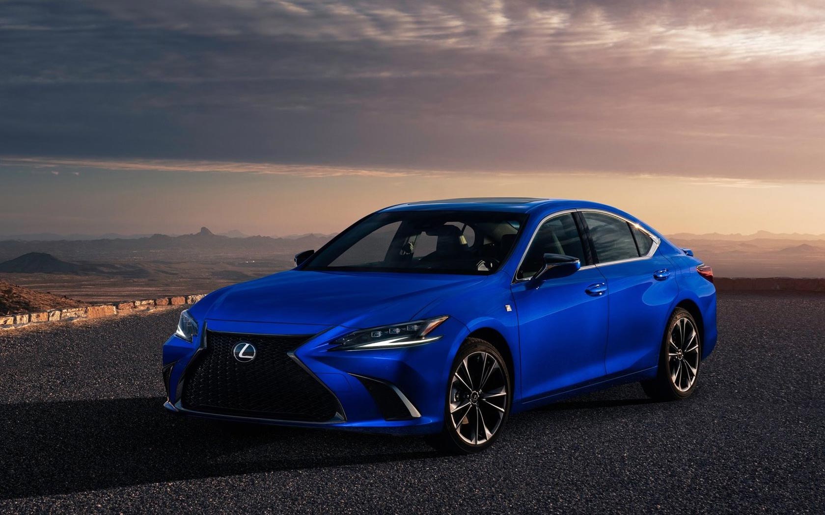 ���� Lexus ES (2021-2025)