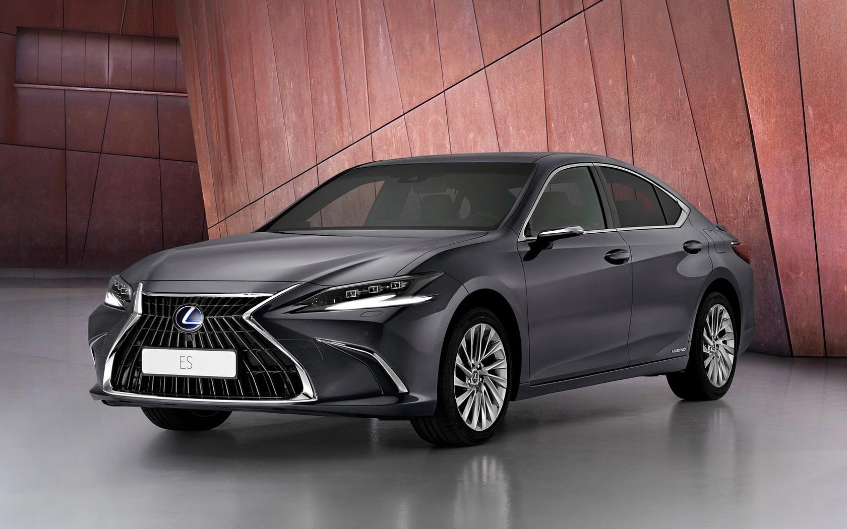 ���� Lexus ES (2021-2025)