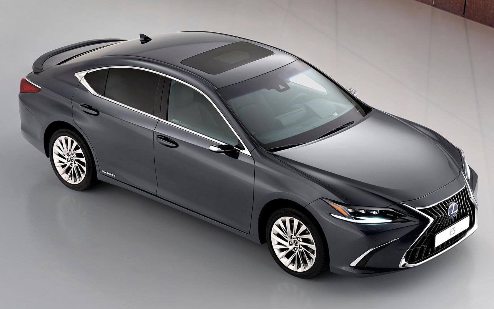 ���� Lexus ES (2021-2025)