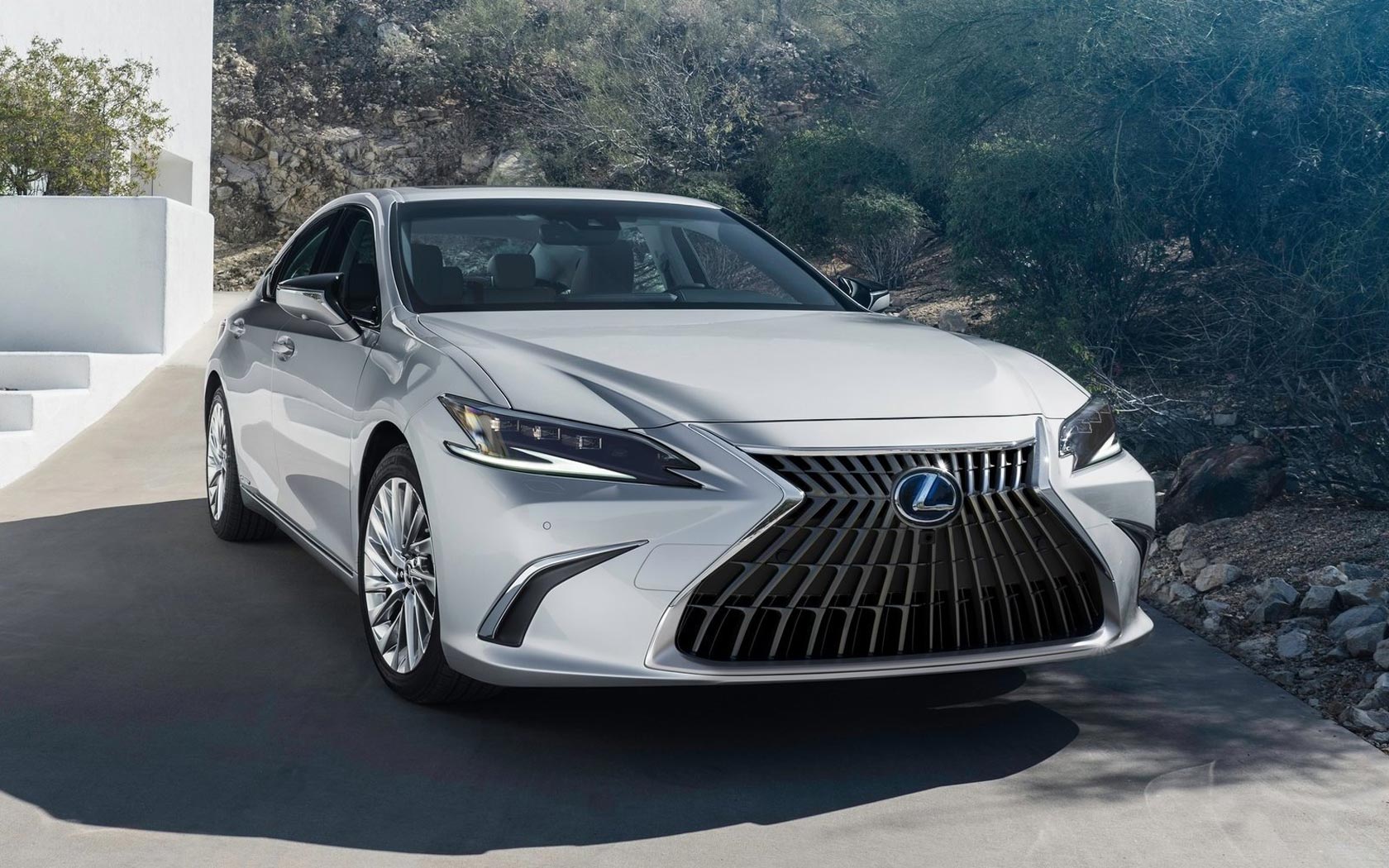 ���� Lexus ES (2021-2025)